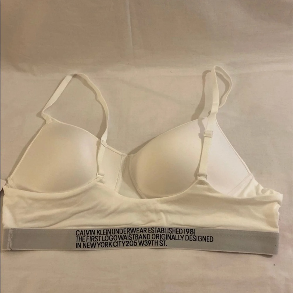 Calvin Klein bra - Picture 2 of 3